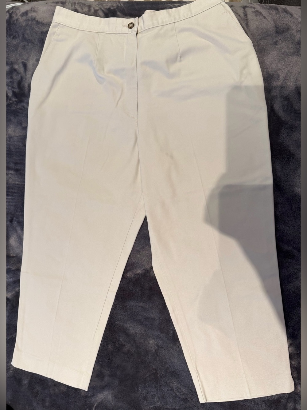 Haggar for Her Cotton Cropped Pants Size 16 in Cream. Made in Canada